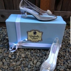 !!Cinderella slippers!! Size 9.5 fits like 9